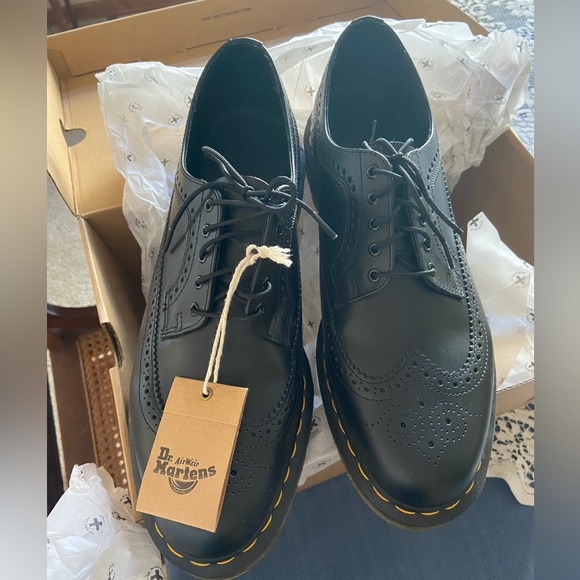 NWT Doc Martens 3989 Yellow Stitch Smooth Leather Brogue Shoes - Picture 2 of 16